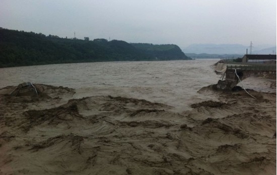 四川连遭暴雨袭击，安全因素尤重要(图1)